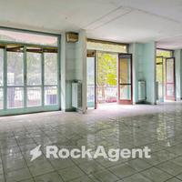 LOCALE COMMERCIALE IN PIAZZA DERNA 236
