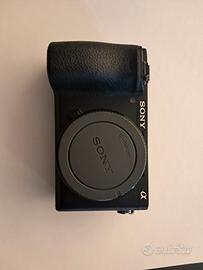 a6500 sony + 18/105 e 2 batterie