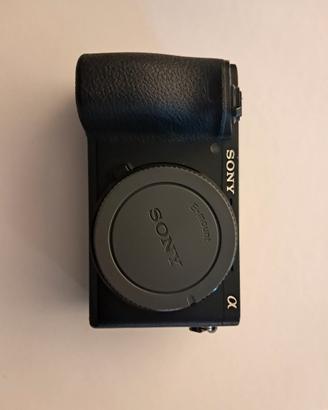 a6500 sony + 18/105 e 2 batterie