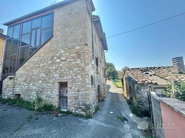 CASA SEMINDIPENDENTE A ASSISI