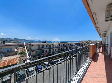3 LOCALI A POZZUOLI