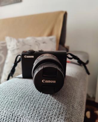  Canon EOS M100 + 15-45mm + 2 batterie extra –
