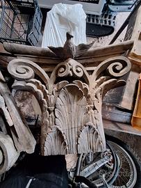 Antichi capitelli in legno