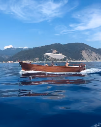 Gozzo in vero legno triplo fasciame, mogano e teak