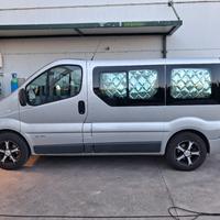 RENAULT TRAFIC 9 POSTI 
