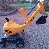 escavatore giocattolo cavalcabile