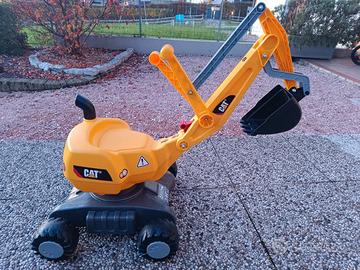 escavatore giocattolo cavalcabile