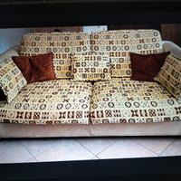 Divano in pelle e tessuto