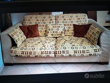 Divano in pelle e tessuto
