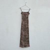 Vestito lungo aderente, stampa animalier Bershka.