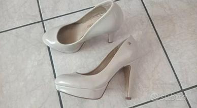 Décolleté color panna