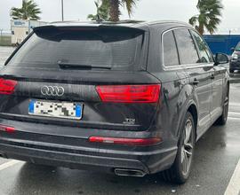 Audì S-Line q7 2017 (7posti)