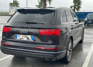 Audì S-Line q7 2017 (7posti)