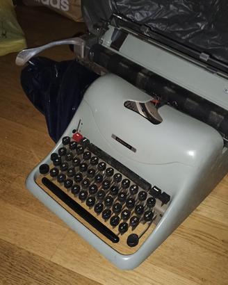 macchina da scrivere  Olivetti Lexikon 80