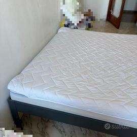 Letto matrimoniale praticamente nuovo