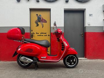 Piaggio Vespa 300 GTS hpe
