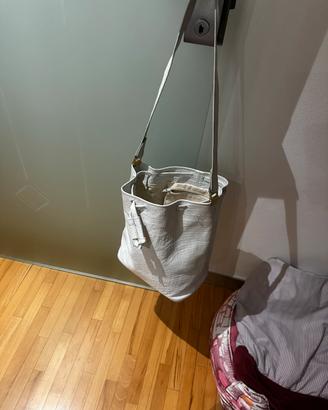 Borsa secchiello in pelle