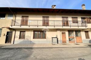5 LOCALI A OGLIANICO