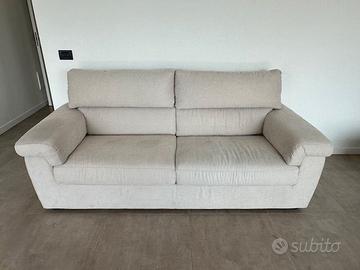Divano in buone condizioni