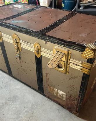 Baule metallo anni 1970 porta vestiti