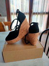 scarpe nere con zeppa in sughero 