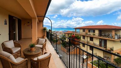 VILLA A SCHIERA D'ANGOLO A BALESTRATE