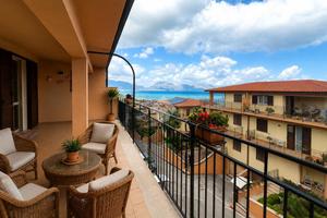VILLA A SCHIERA D'ANGOLO A BALESTRATE