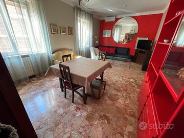 Ampia metratura a due passi dal mare