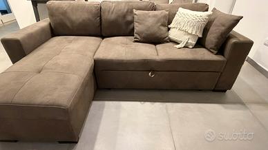 Divano angolare con penisola