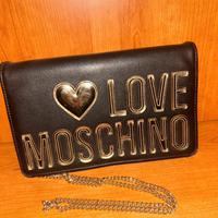 Pochette Love Moschino