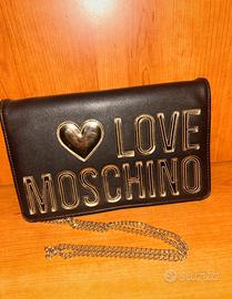 Pochette Love Moschino