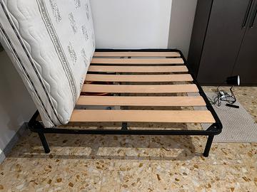 Letto matrimoniale 160x200 con materasso  (4mesi)