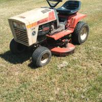 Trattorino tagliaerba