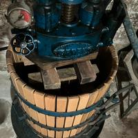 Torchio per una idraulico