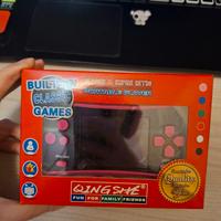 mini console con giochi stile retro