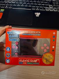 mini console con giochi stile retro