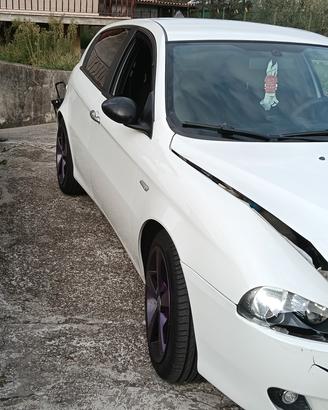 Alfa 147 incidentata