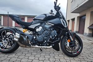 DUCATI DIAVEL V4 2023