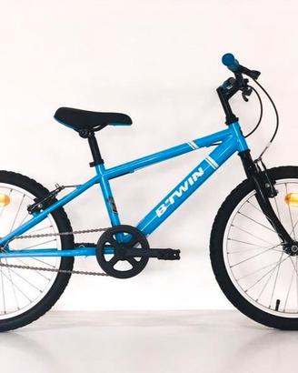 Bicicletta b'twin azzurra da bambino 20"