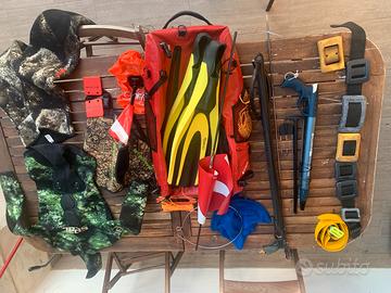 Materiale pesca apnea in blocco