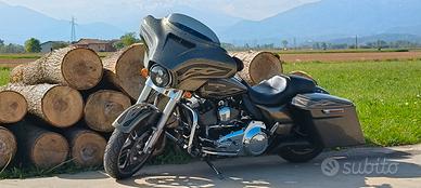 Harley Davidson Street Glide 103