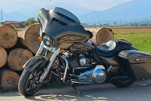 Harley Davidson Street Glide 103
