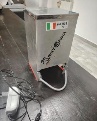 Distributore Automatico cibo cani/gatti RISTORINA 