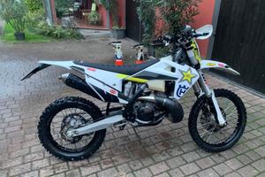 Husquarna 300 2T 2022