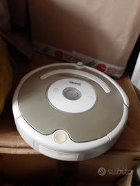 Aspirapolvere lavapavimenti Irobot Roomba.