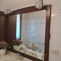 Specchio per bagno classico con lampade sostituibi