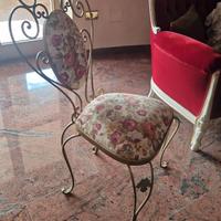 Sedia vintage in ferro battuto con seduta e schien