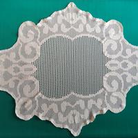 Centrotavola lavorato ad uncinetto.
