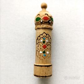 Porta‑fiala artigianale in legno bulgaro