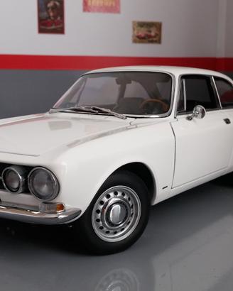 1/18 Alfa Romeo 1750 GTV AutoArt
